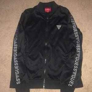 GUESS JACKET💥
